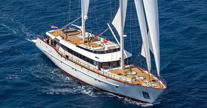 Yacht-Navilux-Croatia-Charter-Deluxe