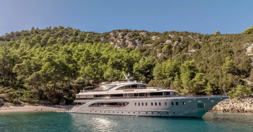 Mini_Cruiser_Freedom_Small_Cruise_Ship_Croatia