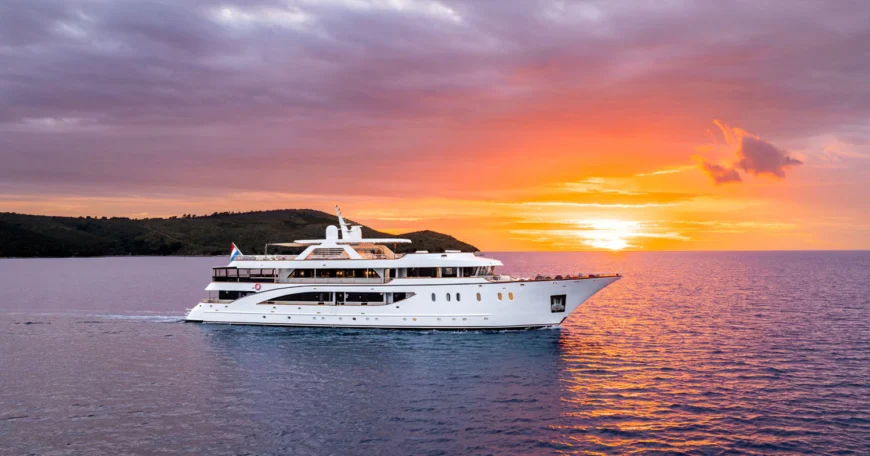 CRISTAL MINI CRUISER CHARTER IN CROATIA