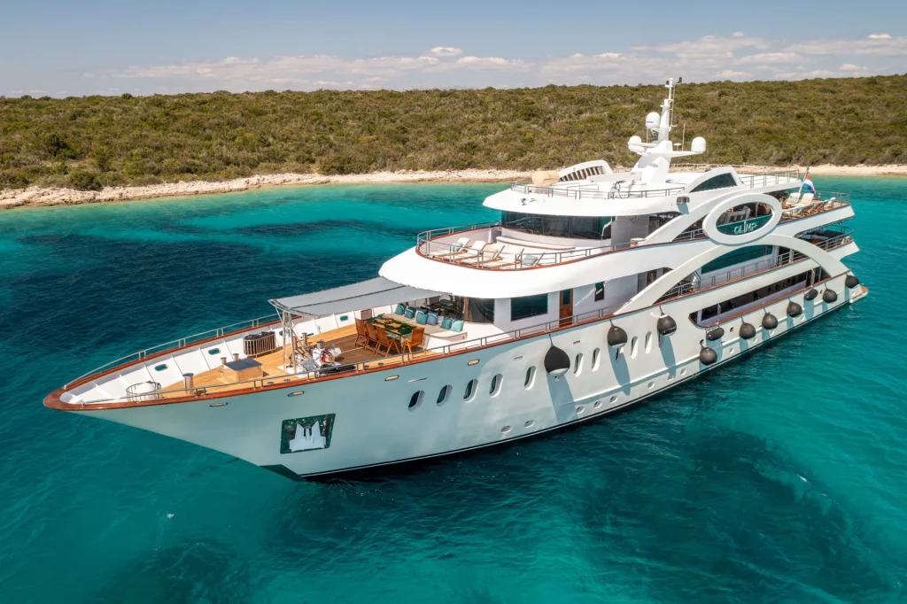 Luxury Mini Cruiser Olimp for Charter in Croatia