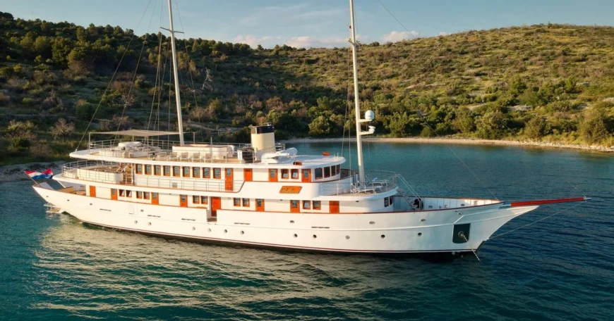 Bellezza Mini Cruiser Croatia Charter